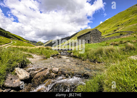 Ancienne grange en pierre en hagg ghyll près de Windermere dans le lake district national park Banque D'Images