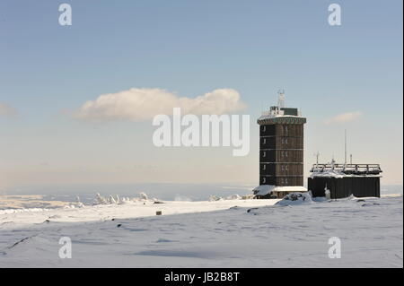 Brocken im Schnee und Eis, hiver,Harz.en hiver paysage brumeux Brocken Harz en Allemagne. Banque D'Images