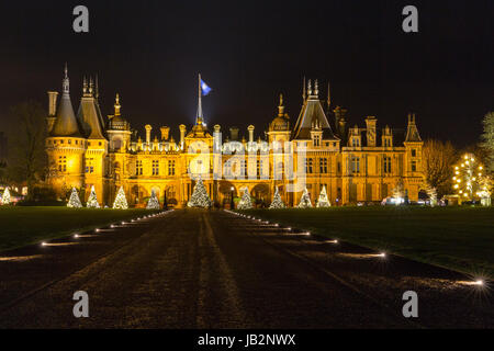 Waddesdon Manor NT lumière d'hiver 2014 festival. Sculptures lumineuses sont par Bruce Munro. Novembre 2014 Banque D'Images