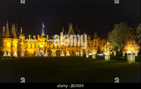 Waddesdon Manor NT lumière d'hiver 2014 festival. Sculptures lumineuses sont par Bruce Munro. Novembre 2014 Banque D'Images