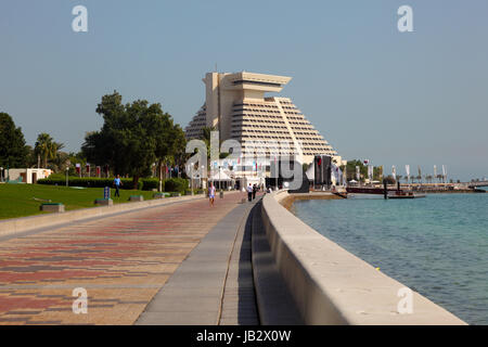 Sheraton Hotel sur la corniche à Doha, au Qatar, au Moyen-Orient Banque D'Images