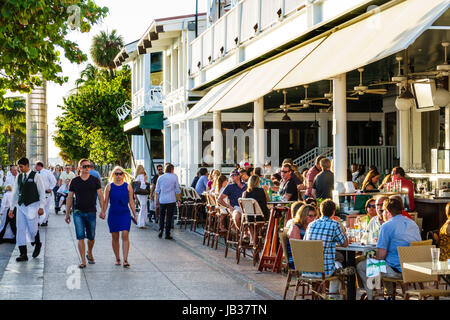 Miami Beach Florida, South Pointe Park, Smith & Wollensky, restaurant restaurants restauration café cafés, steakhouse, terrasse extérieure, tables, din Banque D'Images