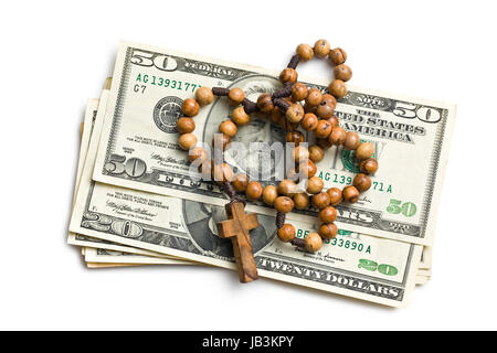 Chapelet avec des dollars américains sur fond blanc Banque D'Images
