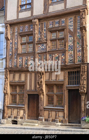 La France, l'Yonne (89), Joigny, place du Pilori, la maison du Pilori // France, Yonne, Joigny, Pilori house Banque D'Images