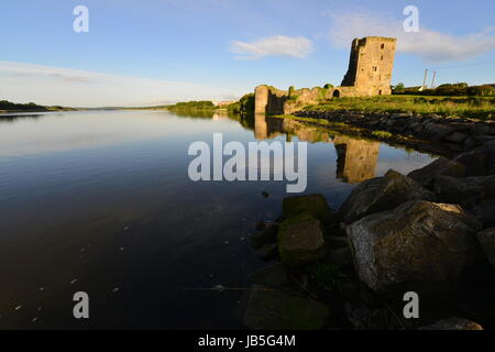 Un château en Irlande dans le comté de Kilkenny, située sur la rivière Suir.. Banque D'Images