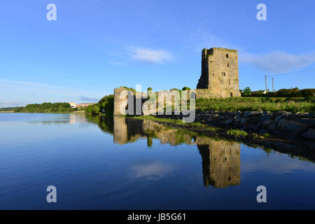 Un château en Irlande dans le comté de Kilkenny, située sur la rivière Suir.. Banque D'Images