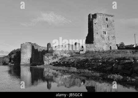 Un château en Irlande dans le comté de Kilkenny, située sur la rivière Suir.. Banque D'Images