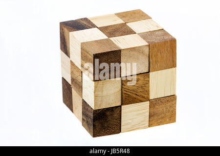 Puzzle sous forme de blocs de bois sur un fond blanc Banque D'Images