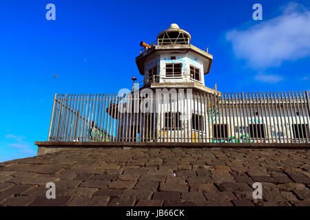 Phare à l'abandon, Western Harbour, Newhaven, Édimbourg, Écosse, Royaume-Uni Banque D'Images