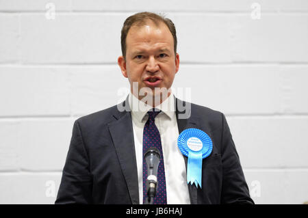 Hereford, Herefordshire, UK - Jeudi 8 Juin 2017 - Jesse Norman a été réélu comme député conservateur de Hereford Herefordshire et l'affiche ici faire son discours d'acceptation - Norman a été réélu avec une majorité de 15 013 voix - Photo Steven Mai / Alamy Live News Banque D'Images