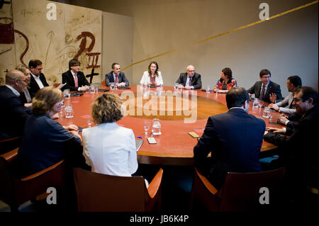 Barcelone, Catalogne, Espagne. 09Th Juin, 2017. 9 juin, 2017 - Barcelone, Catalogne, Espagne. Le président régional catalan CARLES PUIGDEMONT et les membres de son cabinet assister à une réunion d'un gouvernement dans le Palau de la Generalitat à Barcelone. Le gouvernement de la Catalogne a annoncé qu'aura lieu le référendum sur l'indépendance de la prochaine première d'octobre. Crédit : Jordi Boixareu/Alamy Live News Banque D'Images