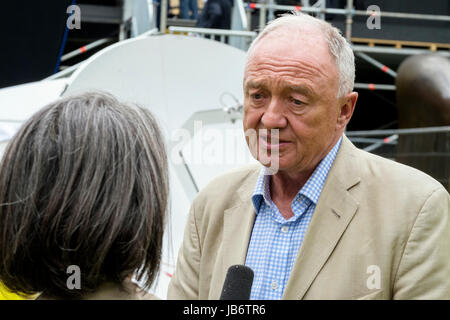 Londres, Royaume-Uni. 9 juin 2017. L'ancien maire de Londres et député travailliste, Ken Livingstone, est interviewé par l'équipe de télévision à la suite des élections générales au Royaume-Uni. Banque D'Images