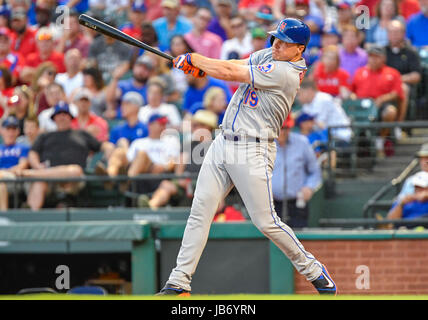 JUN 06, 2017 : New York Mets droit fielder Jay Bruce # 19 au bâton lors d'un match entre la MLB interleague les Mets de New York et les Rangers du Texas à Globe Life Park à Arlington, TX Texas New York défait 10-8 Albert Pena/CSM Banque D'Images
