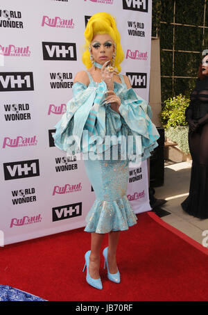 Glendale, CA, USA. 9 juin, 2017. 09 juin 2017 - Laval, Québec - aja. ''RuPaul's Drag Race'' Saison 9 finale tenue à l'Alex Theatre à Glendale. Crédit photo : Birdie Thompson/AdMedia Crédit : Birdie Thompson/AdMedia/ZUMA/Alamy Fil Live News Banque D'Images