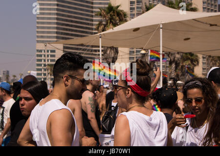 Tel Aviv, Israël. 09Th Juin, 2017. Parade Gay de Tel Aviv. Crédit : Avnilov Coversation Sophia/Alamy Live News Banque D'Images