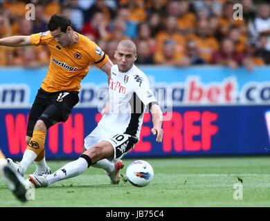 MATT JARVIS KASAMI PAJTIM FULH WOLVERHAMPTON Wolverhampton Wanderers V ANGLETERRE 21 Août 2011 Banque D'Images