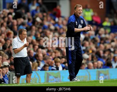 NEIL WARNOCK DAVID MOYES EVERTON V QUEENS PARK EVERTON V QUEENS PARK RANGERS EVERTON GOODISON PARK ANGLETERRE 20 Août 2011 Banque D'Images