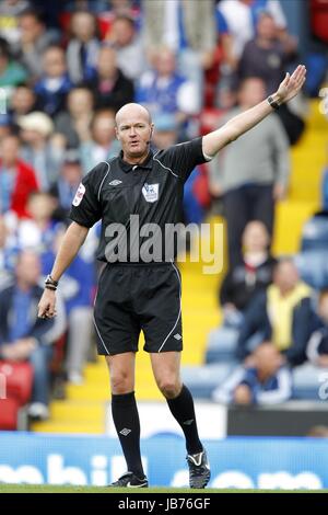 Arbitre LEE MASON Blackburn Rovers v Everton FC BLACKBURN EWOOD PARK ANGLETERRE 27 Août 2011 Banque D'Images