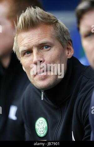 JOHAN MJALLBY CELTIC FC DE GLASGOW Glasgow Celtic FC ENTRAÎNEUR COACH IBROX GLASGOW ECOSSE 18 Septembre 2011 Banque D'Images