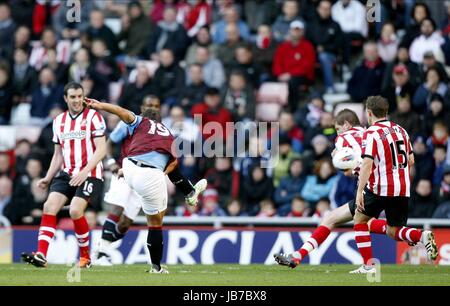 STILIYAN PETROV MARQUE SUNDERLAND V ASTON VILLA Sunderland FC STADE DE LA LUMIÈRE DE L'ANGLETERRE Le 29 octobre 2011 Banque D'Images