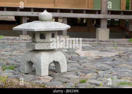 Détails de Pagoda statue dans un jardin japonais Banque D'Images