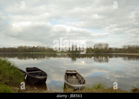 Les petits bateaux sur la Loire en France. Banque D'Images