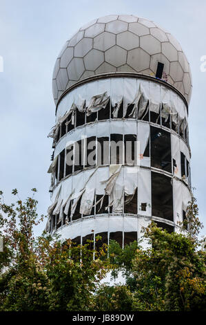 Ancienne station d'écoute de la NSA sur le Teufelsberg à Berlin Banque D'Images