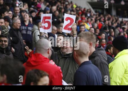 Ventilateur FORÊT RAILLERIES FANS DERBY DERBY COUNTY V NOTTIN DERBY COUNTY V NOTTINGHAM Derby Pride Park avant l'angleterre 22 Janvier 2011 Banque D'Images