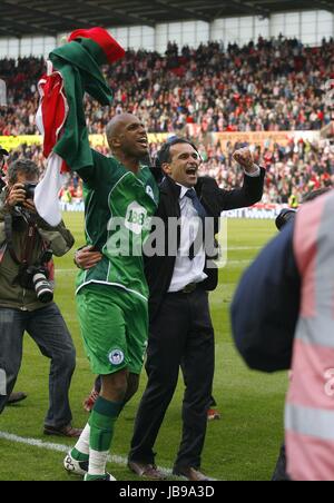 ALI AL-HABSI & ROBERTO MARTINE STOKE CITY V Wigan Athletic STADE BRITANNIA STOKE l'angleterre 22 Mai 2011 Banque D'Images