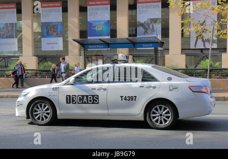 D'attente de taxi pour les passagers au centre-ville de Sydney, Australie Banque D'Images