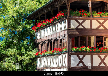 Une maison à colombages à Strasbourg, France Banque D'Images