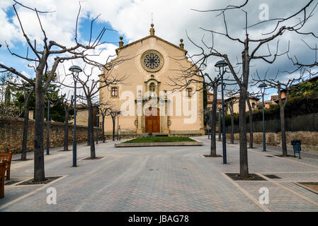 Église paroissiale de Sant Genis, Santa Eugènia de Berga en Catalogne, Espagne. Banque D'Images