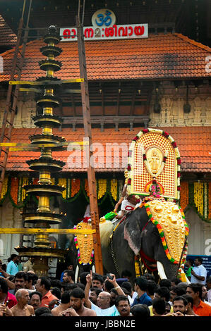 Stock Images l'hindouisme dans le Kerala - Thrissur pooram, Thrissur, Kerala, Inde Banque D'Images