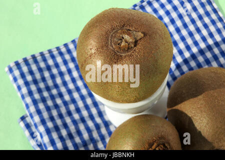 Kiwi - Actinidia deliciosa Banque D'Images