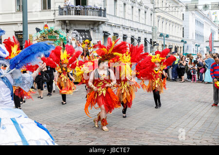 Helsinki, Finlande. 10 juin, 2017. helsinki samba carnaval célébration dans les rues d'Helsinki, Finlande le 10 juin 2017 Crédit : risto hunt/Alamy live news Banque D'Images