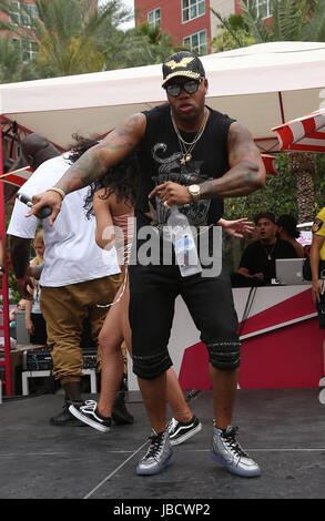 Las Vegas, NV, USA. 10 Juin, 2017. 10 juin 2017 - Las Vegas, Nevada - Flo Rida. Flo Rida effectue au Flamingo RENDEZ-piscine. Crédit photo : MJT/AdMedia : Crédit Mjt/AdMedia/ZUMA/Alamy Fil Live News Banque D'Images