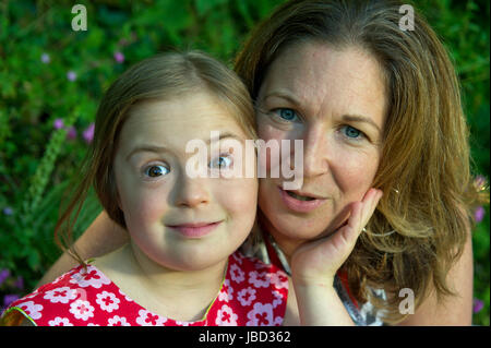 Le syndrome de modèle, natty (Natalie) goleniowska avec sa mère hayley. Banque D'Images