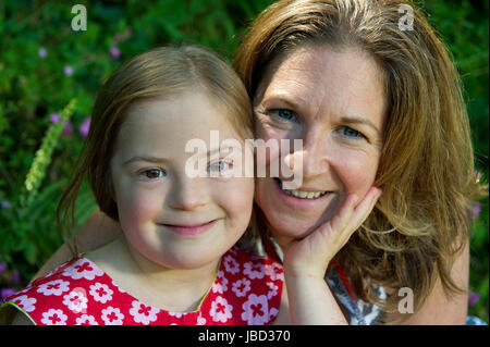 Le syndrome de modèle, natty (Natalie) goleniowska avec sa mère hayley. Banque D'Images