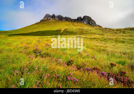 Vue panoramique du sommet de montagne Inverpolly Pollaidh Pile en Ecosse, Royaume-Uni Banque D'Images