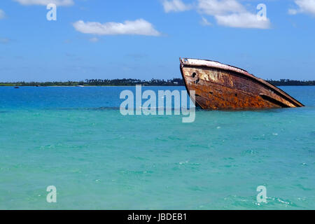 Naufrage au large de la côte de l'île Tongatapu Island près de Pangaimotu à Tonga. Royaume de Tonga est un archipel composé de 169 îles Banque D'Images