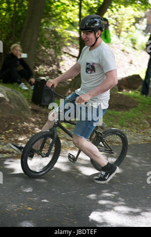 Canton RADNOR, PA - 7 mai : Stunt BMX Rendement par Chris Aceto au canton Radnor rodéo à vélo le 7 mai 2017 Banque D'Images