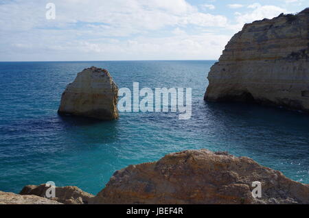 Plage de Carvalho à Carvoeiro, lagoa. célèbre destination touristique dans l'Algarve, PORTUGAL Banque D'Images