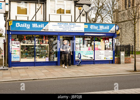 Hatford News Presse, Le Broadway, Bexleyheath, Londres, Angleterre Banque D'Images