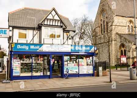 Hatford News Presse, Le Broadway, Bexleyheath, Londres, Angleterre Banque D'Images