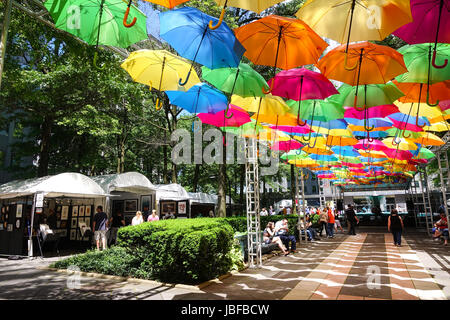 Parasols colorés Banque D'Images