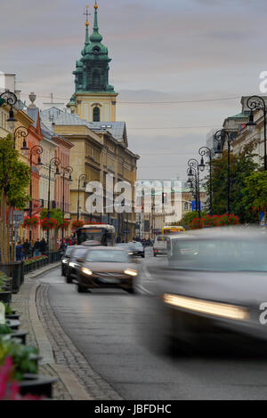 Ulica la rue Nowy Swiat, Srodmiescie, Varsovie, Pologne Banque D'Images