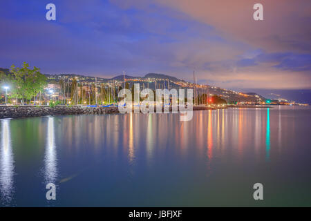 La tombée de par le Lac Léman (Lac de Genève) en Suisse Banque D'Images