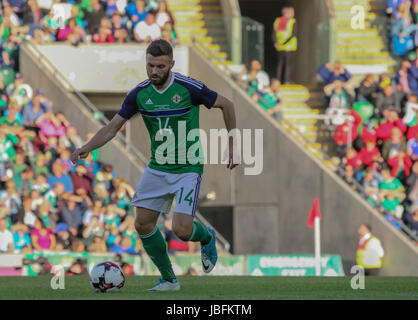 Stade national de football à Windsor Park, Belfast. 02 juin 2017. Vauxhall Défi International Match - Irlande du Nord 1 Nouvelle-Zélande 0. L'Irlande du Nord Stuart Dallas (14) en action. Banque D'Images