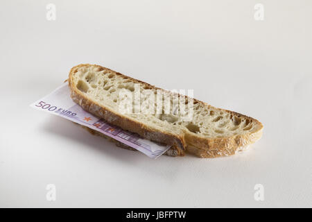 Sandwich avec 500 euros euros Banque D'Images