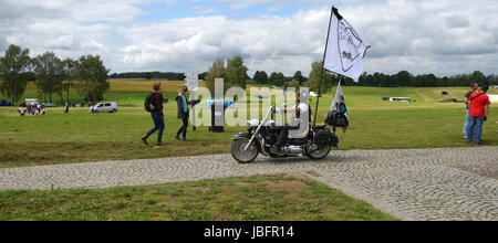 Les cavaliers sur leurs chevaux d'acier. Moto Harley Davidson Club. Banque D'Images